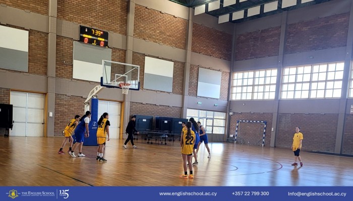 Junior Girls’ Basketball Team Triumphs in Season Opener!